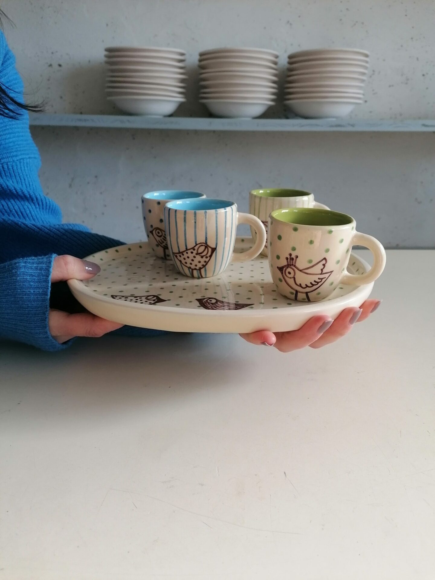 SET 4 TAZZINE DA CAFFÈ CON VASSOIO 26cm - immagine 4